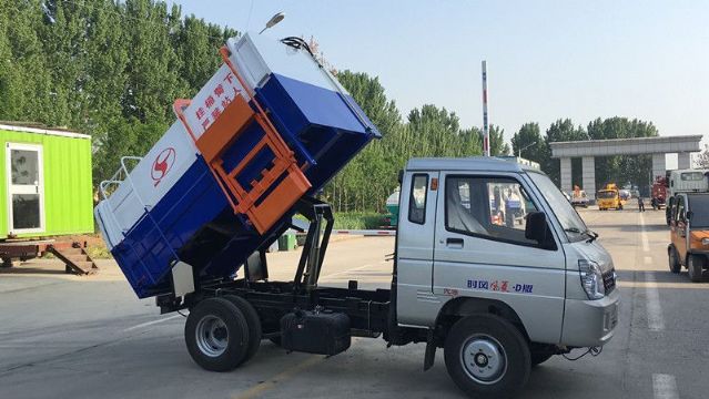 點擊查看詳細信息<br>標題：藍牌時風風菱垃圾車 閱讀次數：1736
